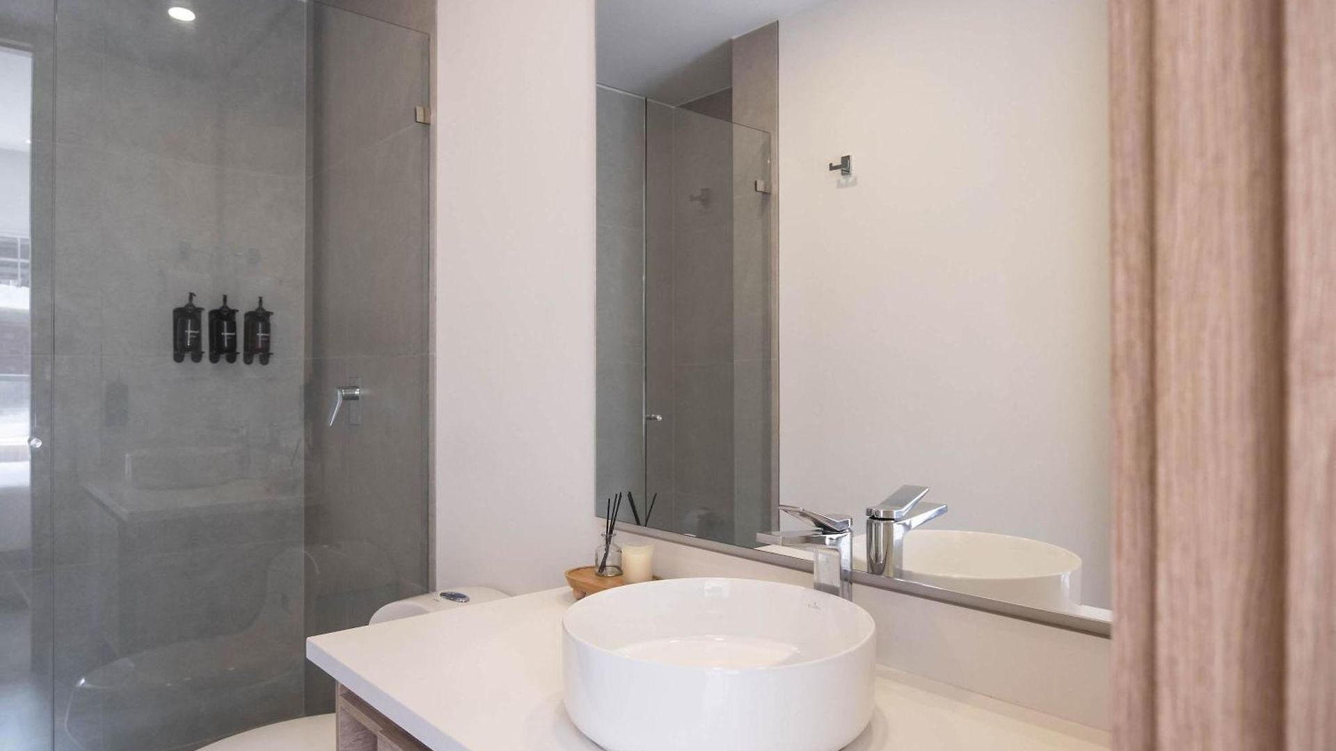 Enchanting 2br With Balcony In Morros Apartamento