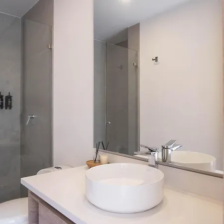 Enchanting 2br With Balcony In Morros Apartamento