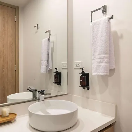 Apartamento Enchanting 2br With Balcony In Morros