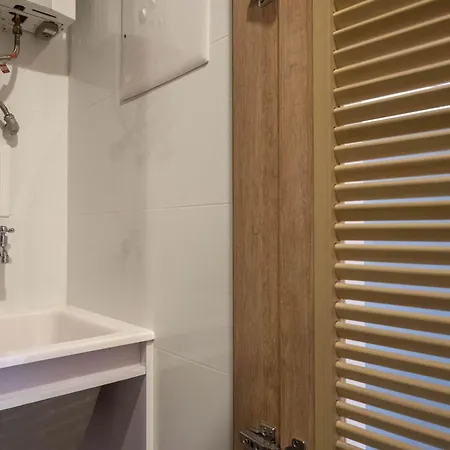 Enchanting 2br With Balcony In Morros *