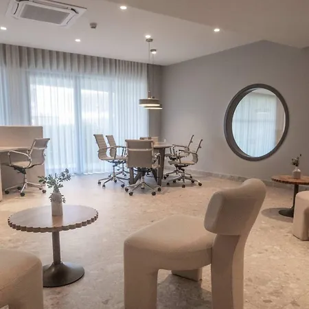 Enchanting 2br With Balcony In Morros